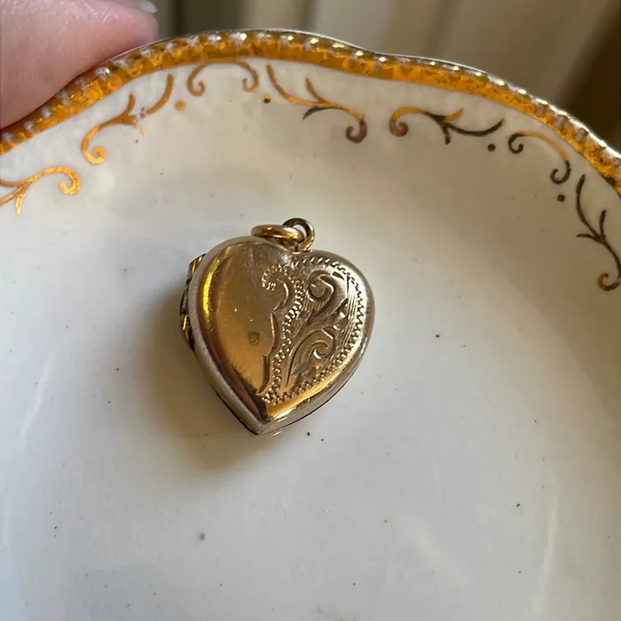 Engraved Heart Locket Gold Filled Vintage Vintage Paris Jewelry Necklaces Engraved Heart Locket Gold Filled Vintage Vintage Paris Jewelry Necklaces