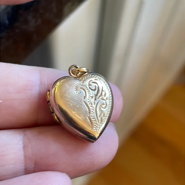 Engraved Heart Locket Gold Filled Vintage Vintage Paris Jewelry Necklaces Engraved Heart Locket Gold Filled Vintage Vintage Paris Jewelry Necklaces
